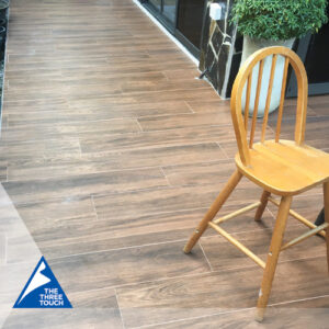 กระเบื้องลายไม้ เนื้อพอชเลน ขอบตัด ผิวด้าน รุ่น ESM ขนาด 20x120 ซม. TT-Q201203